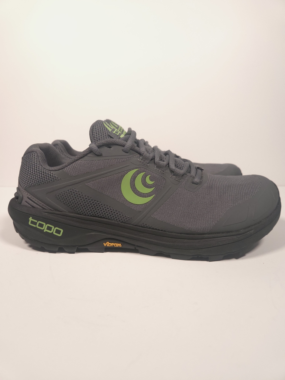 Topo Terraventure 4 Dark Gray Green Mens Size 8 Vibram Sole Excellent Condition!